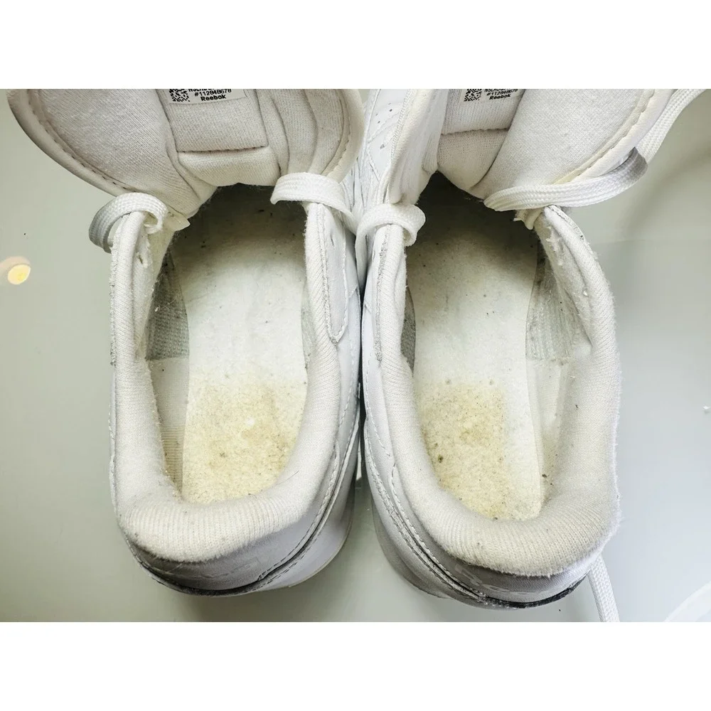 Reebok Classic Sneakers White w/ White Logo 059503 - Size 6 J90139